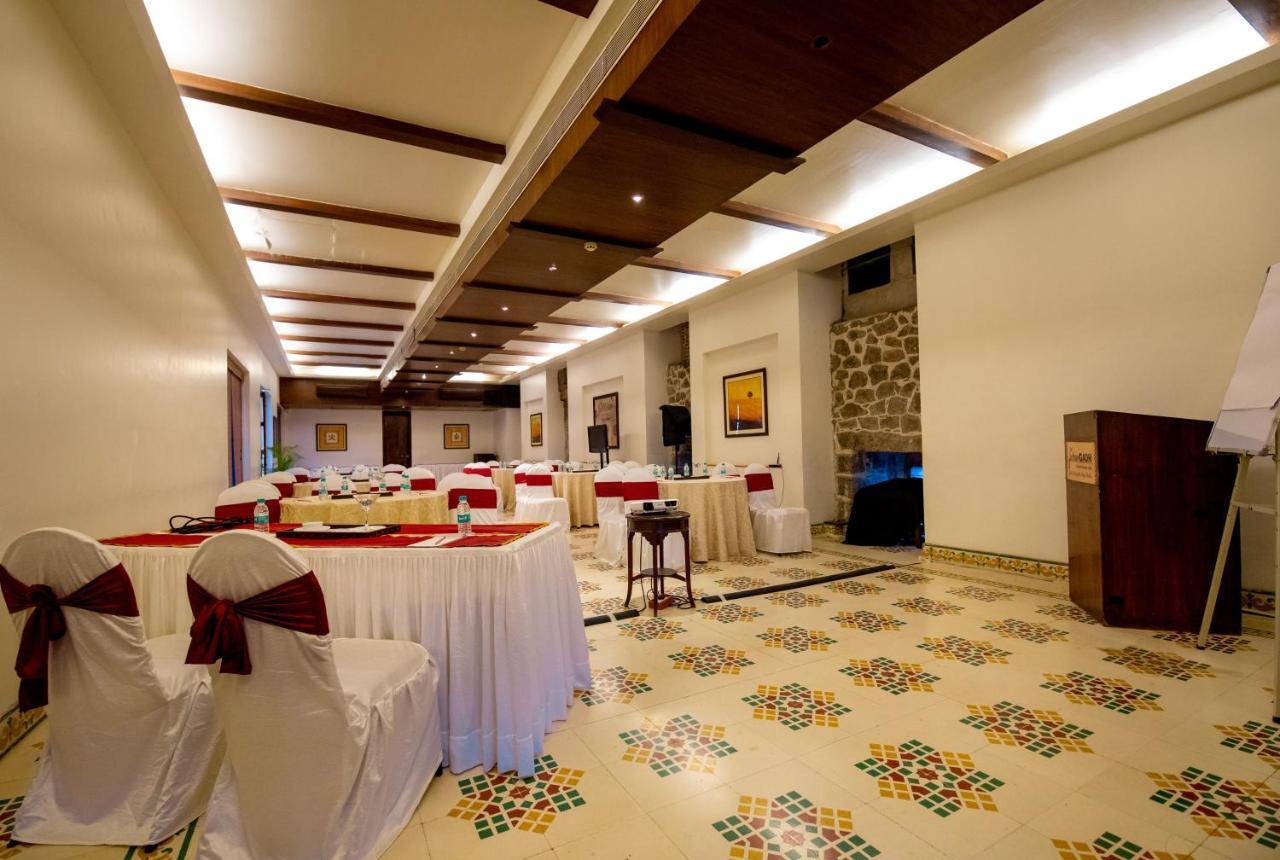 Fort Jadhavgadh -A Gadh Heritage Hotel Sasvad Екстер'єр фото