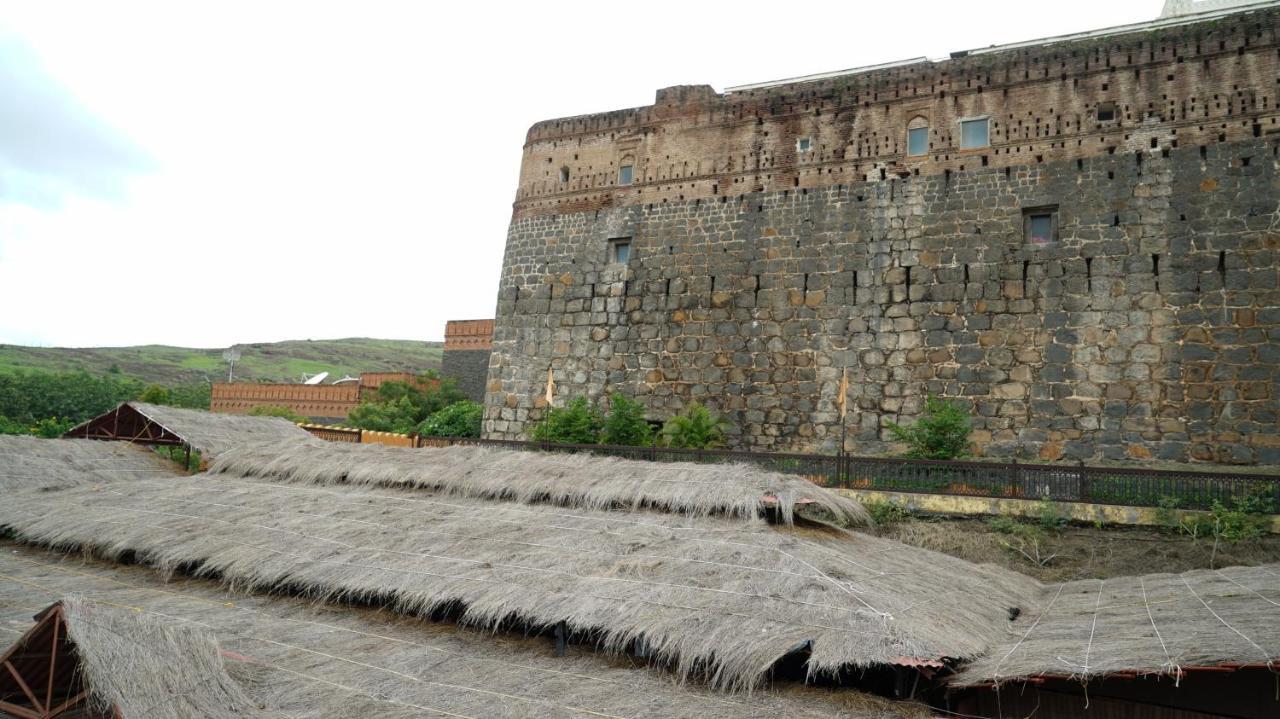Fort Jadhavgadh -A Gadh Heritage Hotel Sasvad Екстер'єр фото